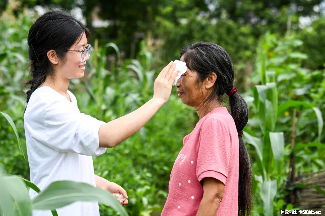 全网追的“扁担女孩”,找了一份暑假工,时薪12元 - 宁德生活资讯 - 宁德28生活网 nd.28life.com